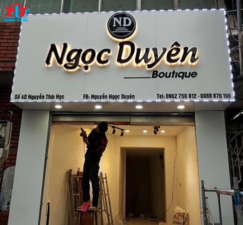 Bảng Hiệu quảng cáo đèn hắt chân